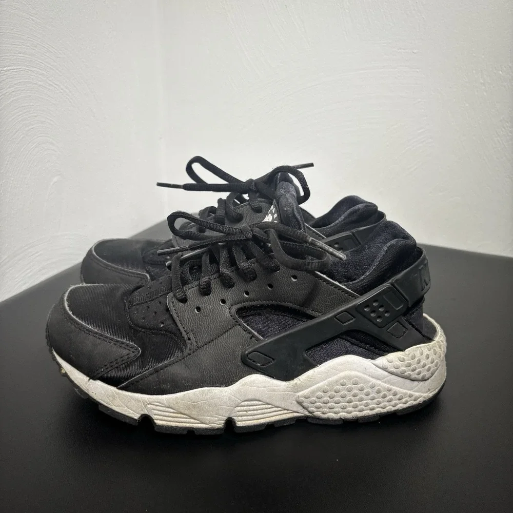 Nike Air Huarache Run Women's Shoes Size 6.5 Black-Black-White 634835-006 Casual
